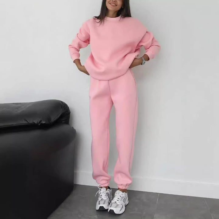 Damen nan minimalistisches Cozy-Set aus schwerer French‑Terry mit weitem Rundhals-Pullover und gerader Jogginghose Echo Archiv