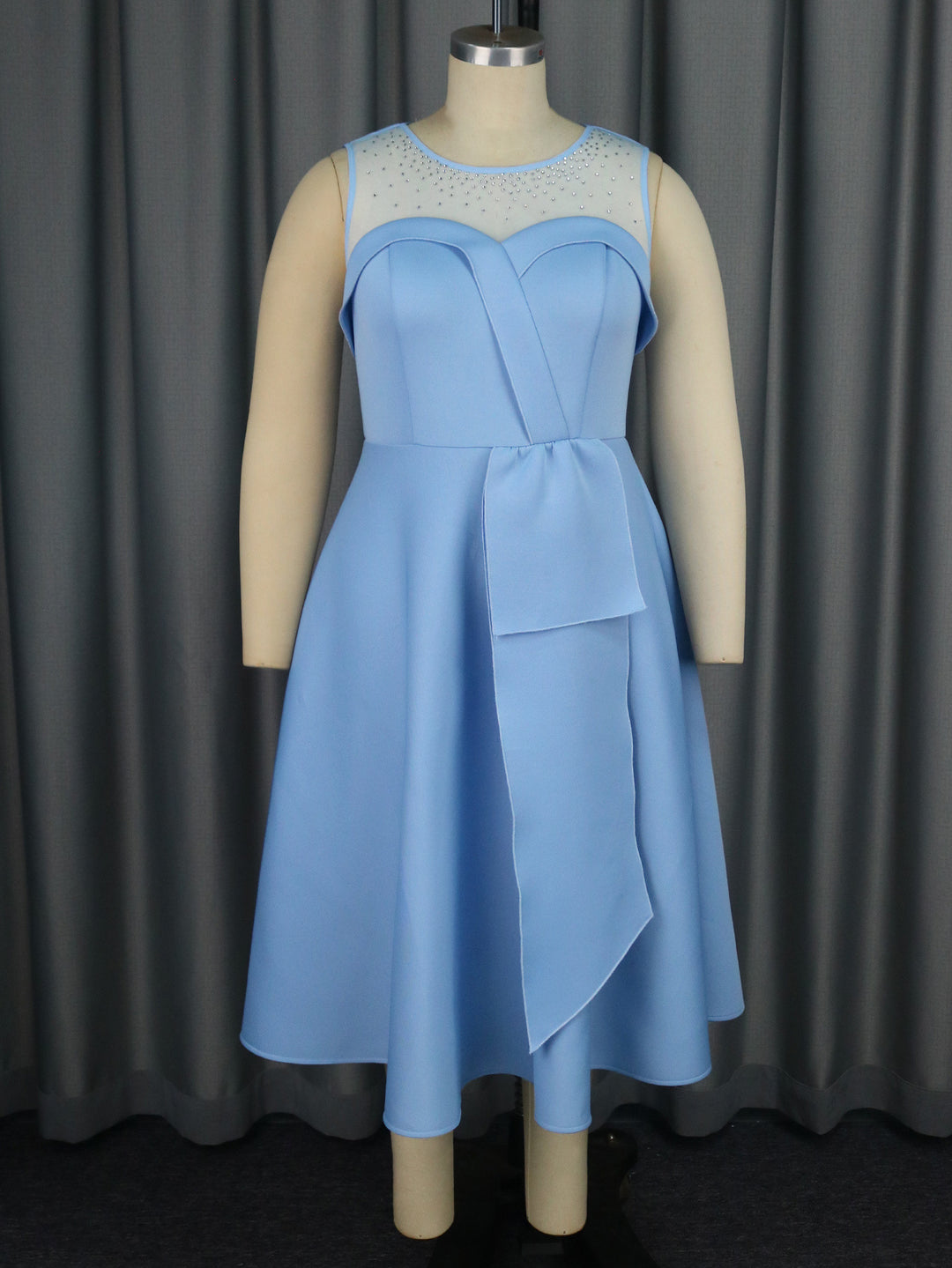 Damen Chiffon Abendkleid mit schimmerndem Oberteil und eleganter Schleifen-Applikation Echo Archiv