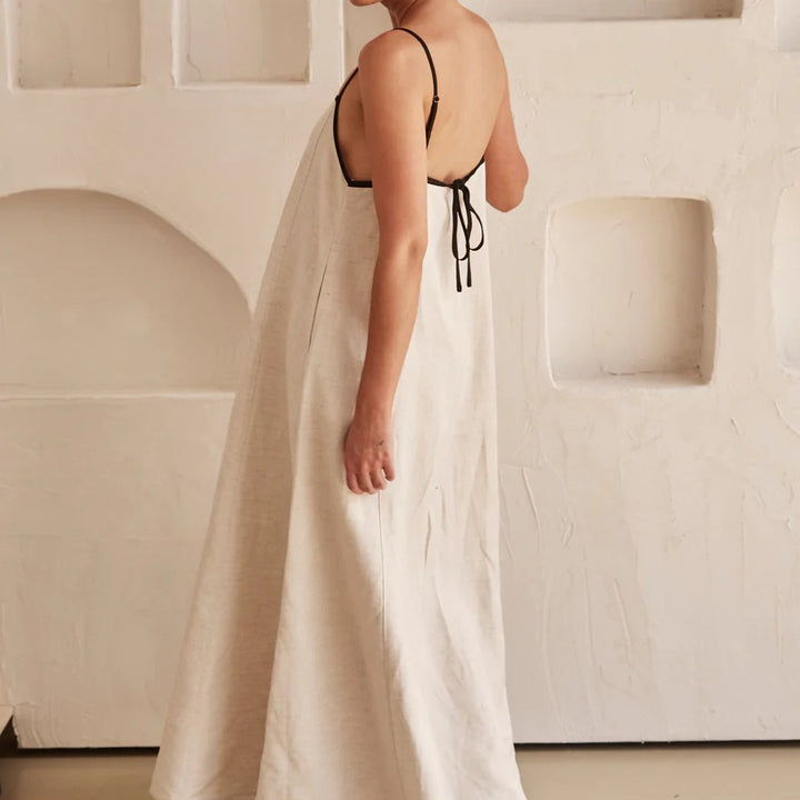 Damen luftiges Maxikleid mit feinen Trägern und elegantem Schnitt Echo Archiv