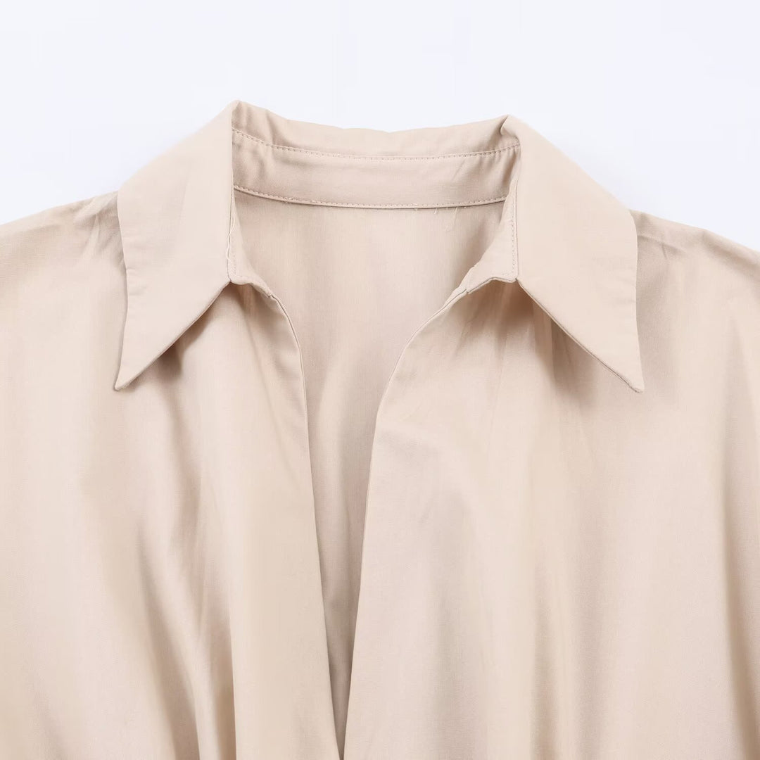 Damen Langärmeliges Hemdblusenkleid mit weitem Faltenrock und Taillengürtel Echo Archiv