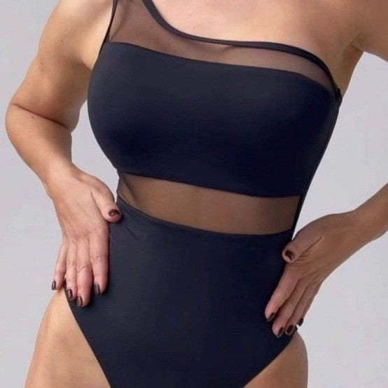 Damen Einteiler Badeanzug mit asymmetrischem Schnitt und transparenten Akzenten Echo Archiv