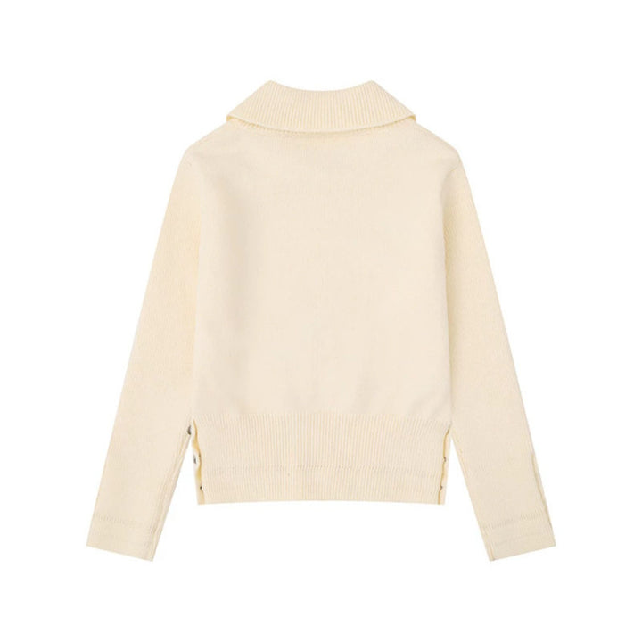 Damen Feinstrick-Polo-Pullover mit Zopfmuster, Zierknopfbesatz und taillierter Passform Echoarchiv