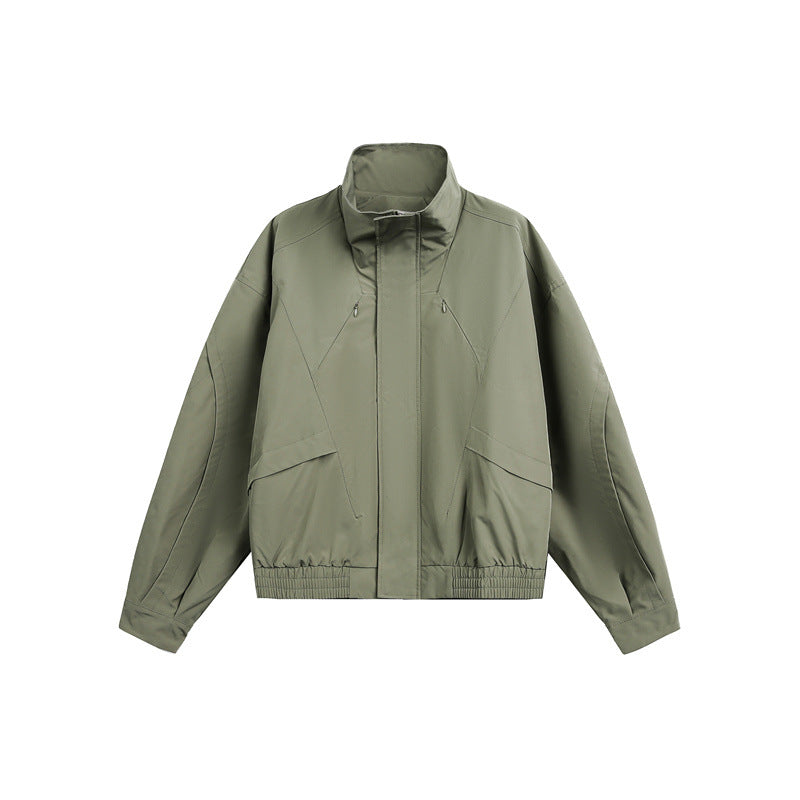 Unisex Kurzblouson im minimalistischen Tech‑Stoff mit Funnelkragen und verdeckter Frontblende Echoarchiv