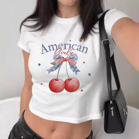 Damen figurbetontes Kurzarm-T-Shirt mit verspieltem Aufdruck Echo Archiv