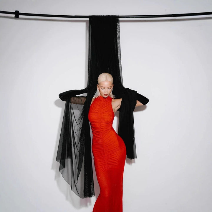 Damen Elegantes langes Abendkleid mit Raffung und schimmernden Akzenten Echo Archiv