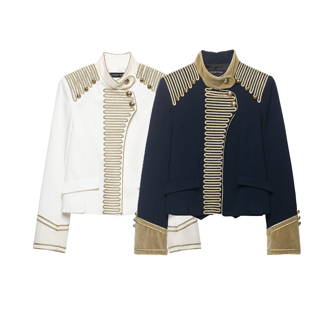 Damen Militärinspirierte Kurzjacke mit goldener Kordelverzierung und Samtmanschetten Echoarchiv