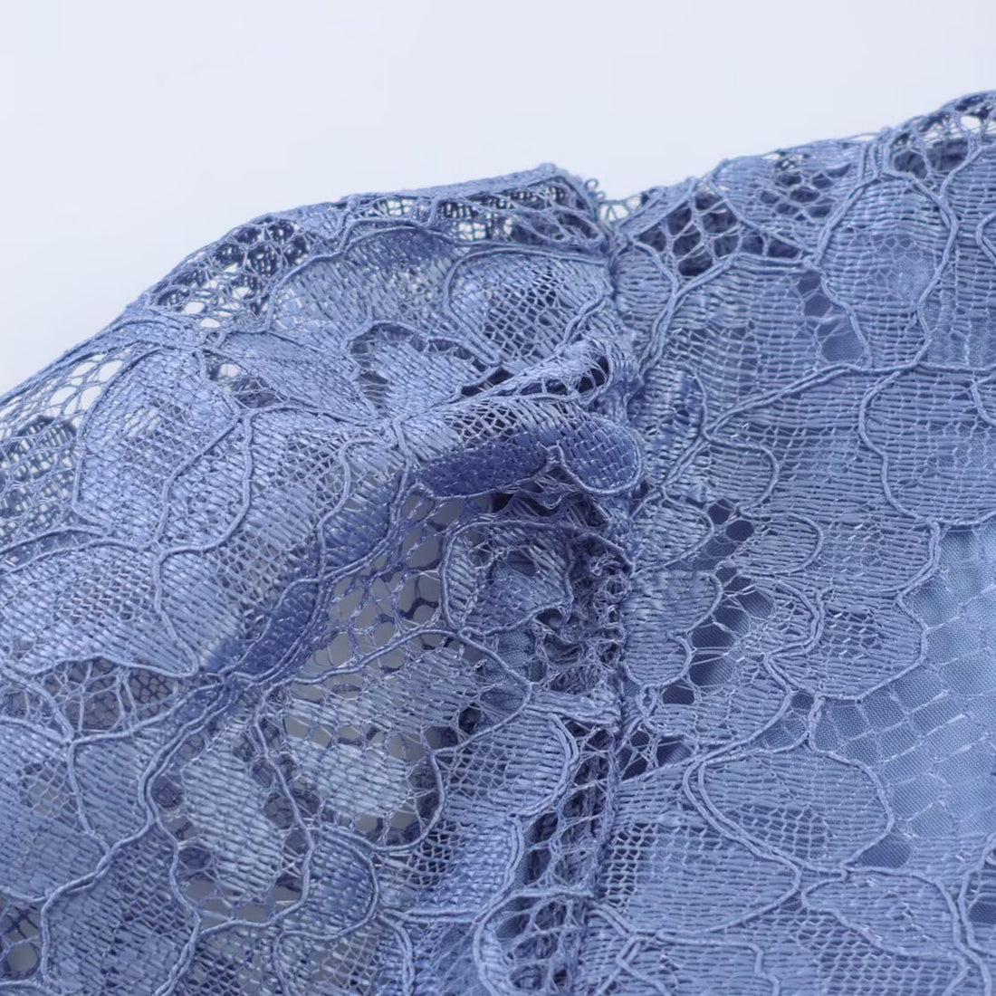 Damen Transparente Spitzenbluse mit Hemdkragen und Puffärmeln Echoarchiv