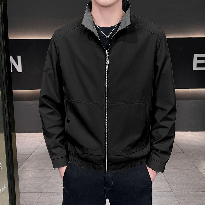 Herren Minimalistische City-Zipjacke aus Mikrofaser mit Stehkragen, verdeckten Taschen und elastischem Saum Echoarchiv