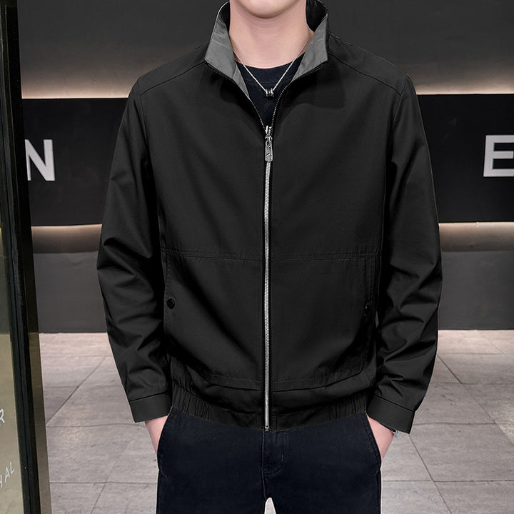 Herren Minimalistische City-Zipjacke aus Mikrofaser mit Stehkragen, verdeckten Taschen und elastischem Saum Echoarchiv