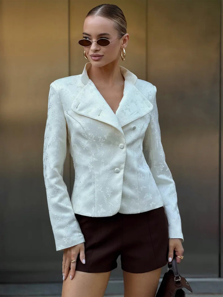 Damen Taillierter Jacquard-Blazer mit überlappendem Revers und dekorativen Knöpfen Echoarchiv