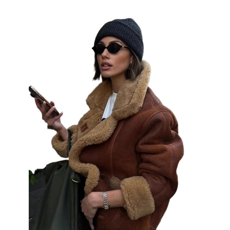 Damen Oversize Lammfell‑Optik Fliegerjacke mit voluminösem Schalkragen Echoarchiv