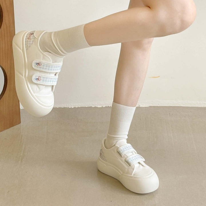 Damen Bequeme Sneaker mit verstellbarem Klettverschluss und floralen Applikationen Echo Archiv