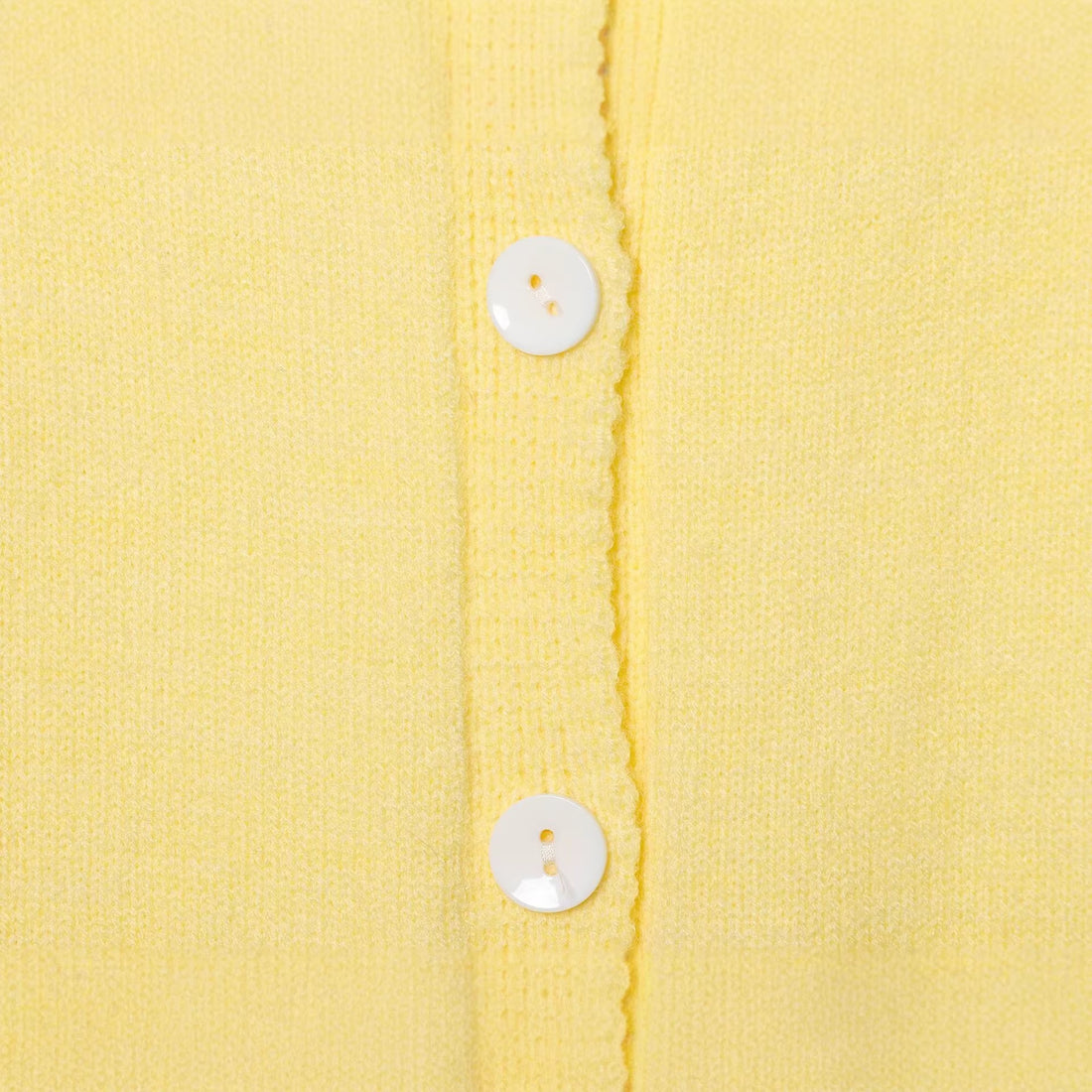 Damen Feinstrick-Cardigan mit integrierter Kontrast-Kapuze und durchgehender Knopfleiste Echoarchiv