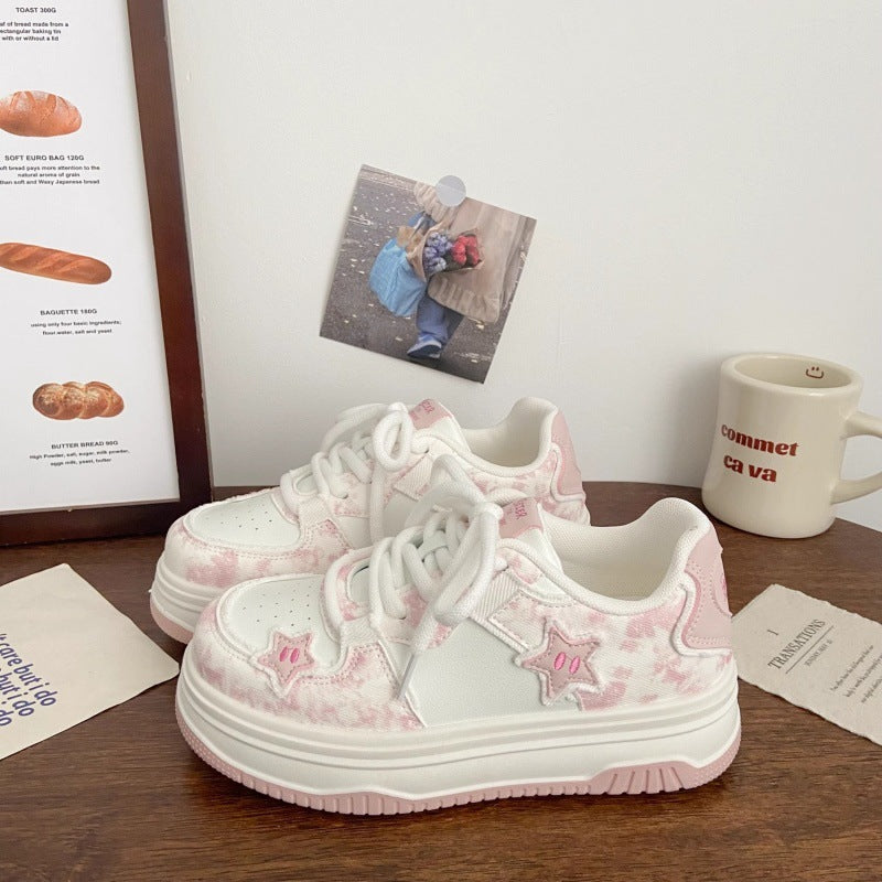 Damen Sneakers mit verspielten Sternen-Applikationen und dämpfender Sohle Echo Archiv