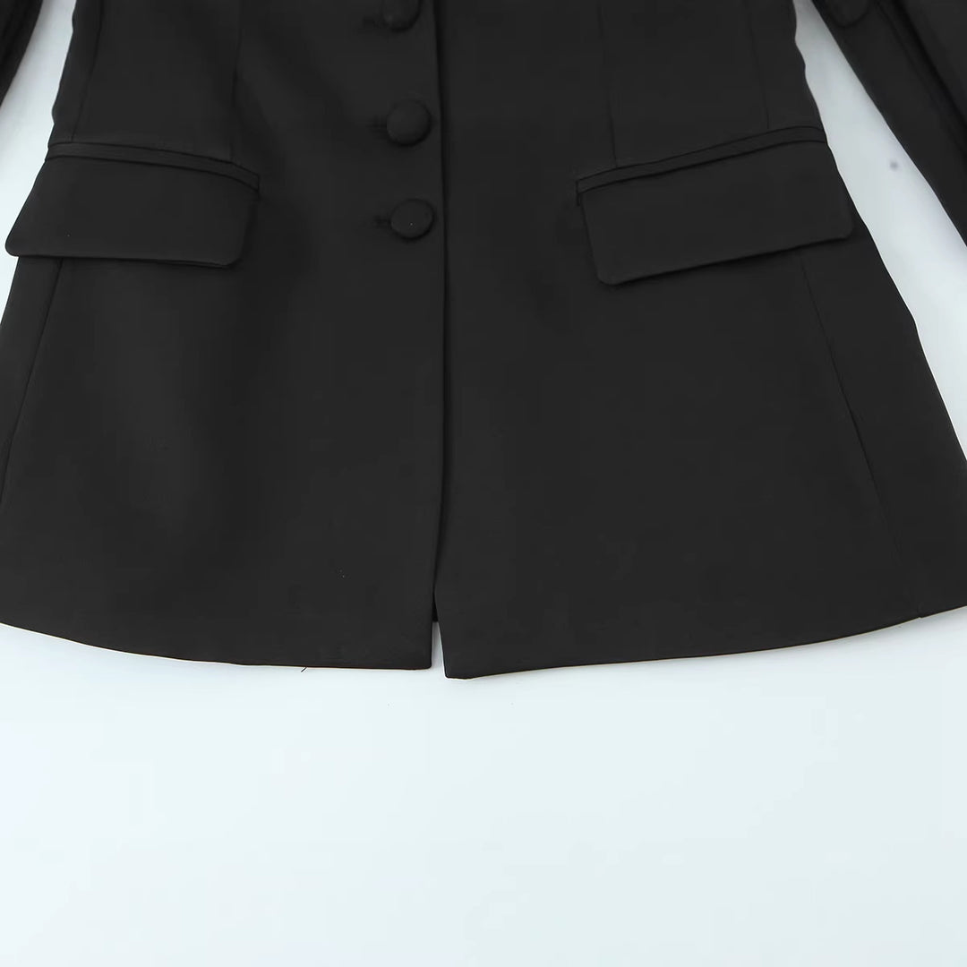 Damen Taillierter Blazer mit bezogenen Knöpfen und Pattentaschen Echo Archiv