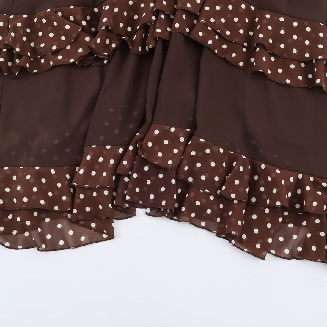 Damen verspieltes Midi-Tiered-Kleid mit Rüschenkragen, Bindeband und Volantstufen Echoarchiv