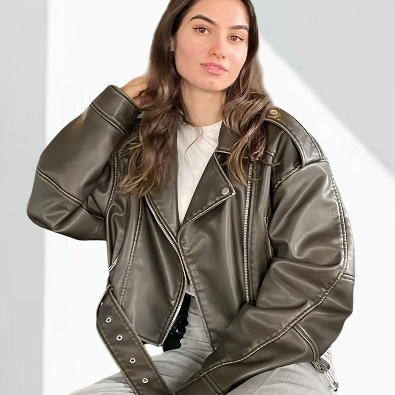 Damen Kunstleder Bikerjacke mit weitem Schnitt und umfangreichen Details Echoarchiv