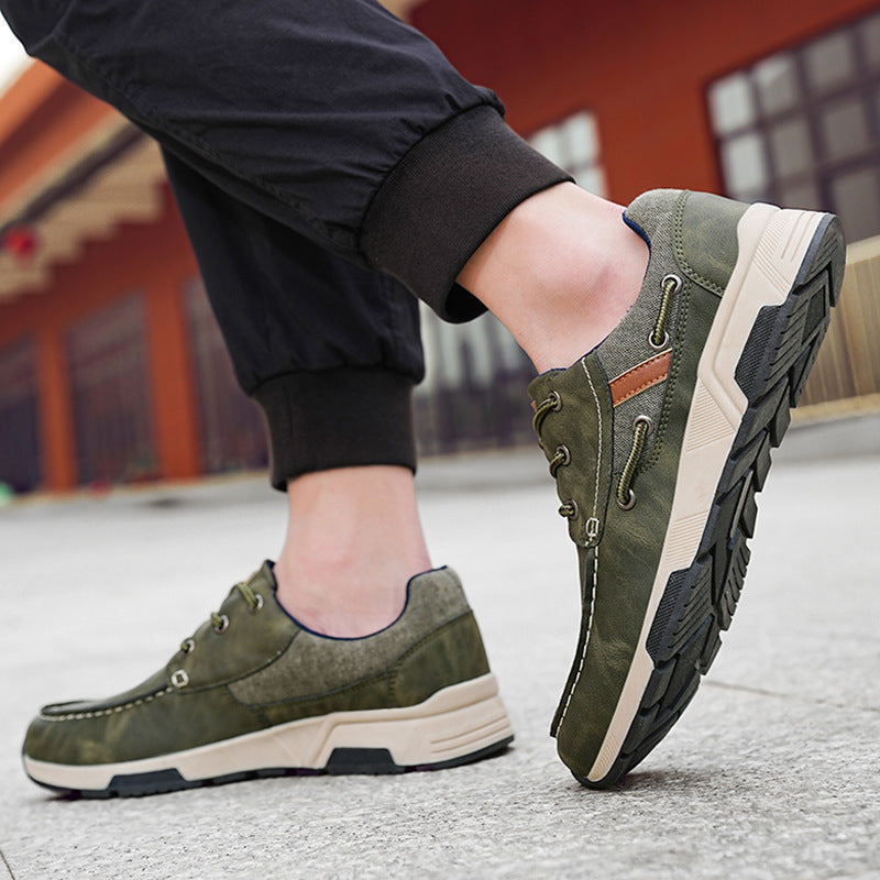 Herren nan Mokassin-inspirierter City-Sneaker mit profiliertem Gummisohlenprofil und gepolstertem Fersenkragen Echo Archiv