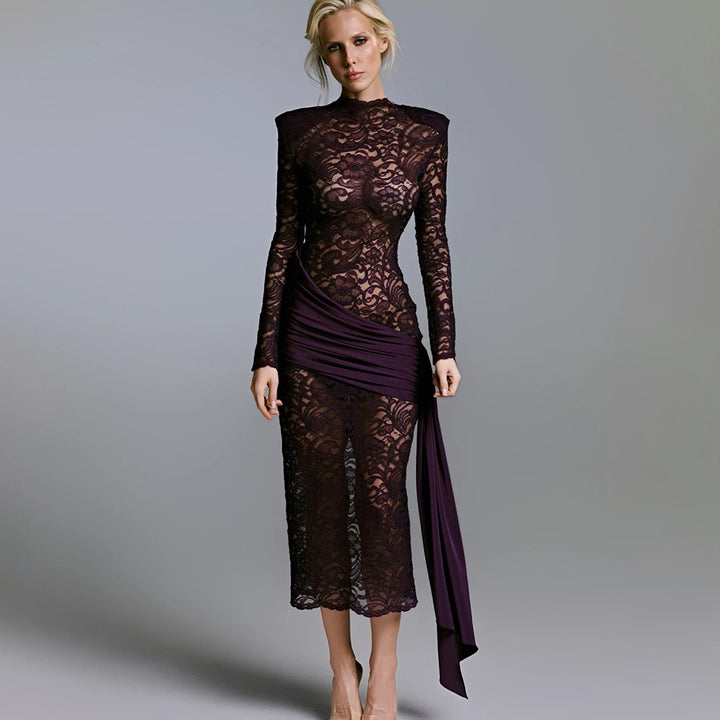 Damen Elegantes langärmliges Spitzenkleid mit seitlichem Raffungseffekt Echo Archiv