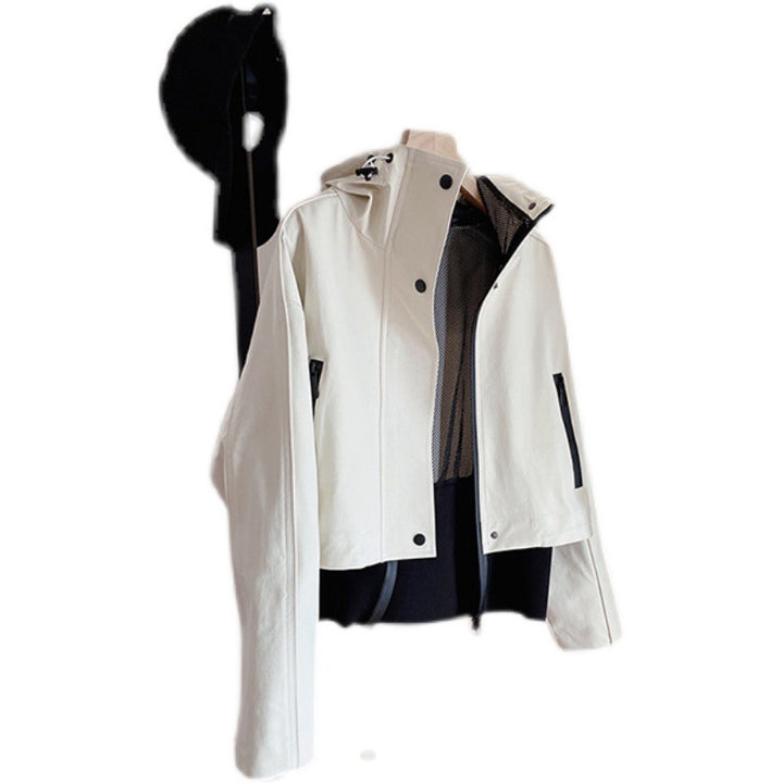 Damen Kurze Kapuzenjacke mit Mesh-Futter, verdeckter Reißverschluss und Kontrastdetails Echo Archiv