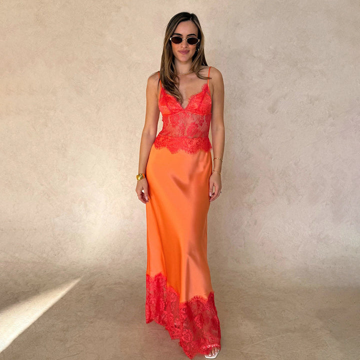 Damen Elegantes und figurbetontes Kleid mit Spitzenoberteil Echo Archiv
