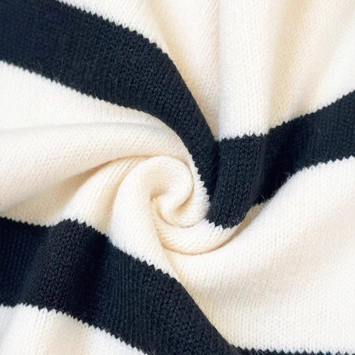 Damen Gestreiftes Kurzarm-Stricktop mit V-Kragen und überschnittener Schulter – Avérine