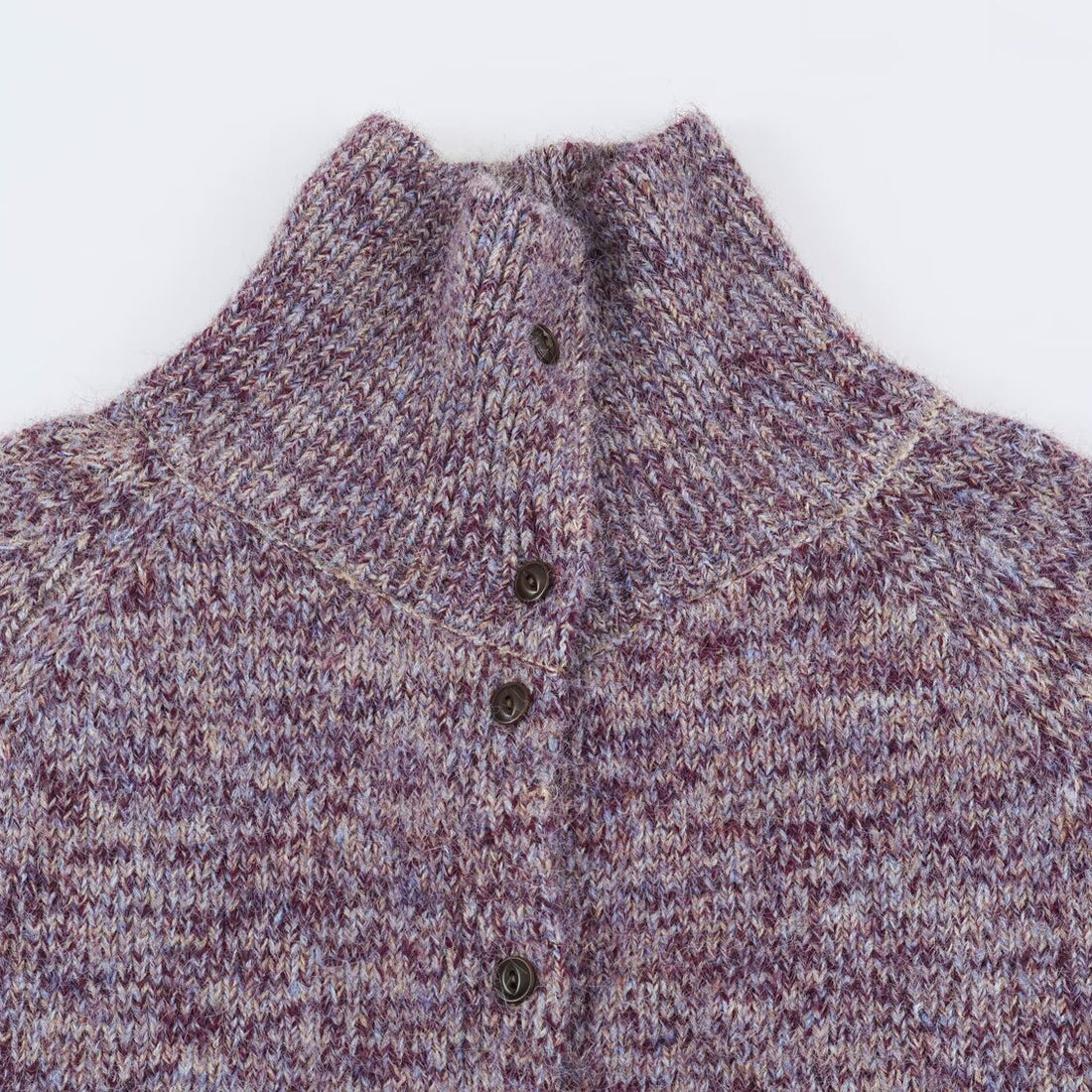 Damen Grobgestrickter Cardigan mit hohem Rollkragen und durchgehender Knopfleiste Echoarchiv