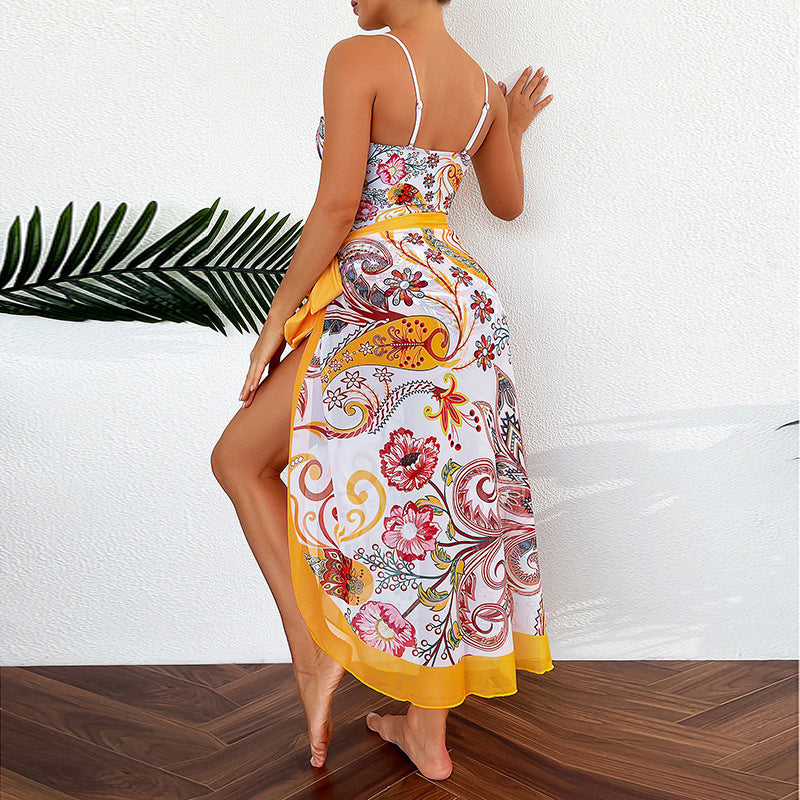 Damen Bademode mit floralem Muster und transparenter Sarong-Hülle Echo Archiv