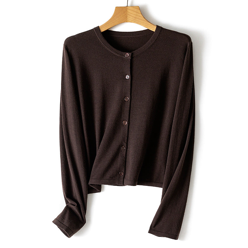 Damen leichte kurz geschnittene Feinstrick-Cardigan mit Rundhalsausschnitt und Knopfleiste Echoarchiv