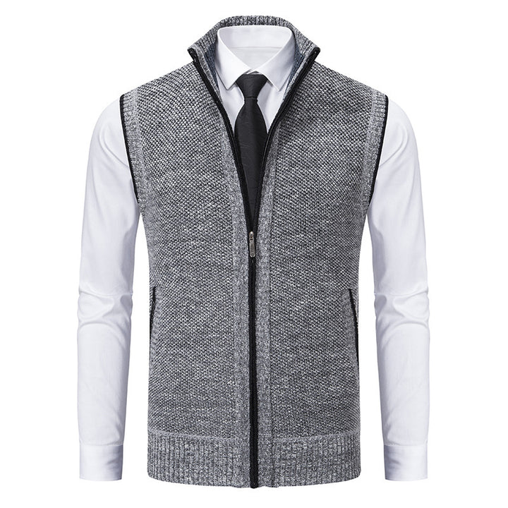 Herren elegante Strickweste mit hohem Kragen und praktischen Reißverschlusstaschen Echoarchiv