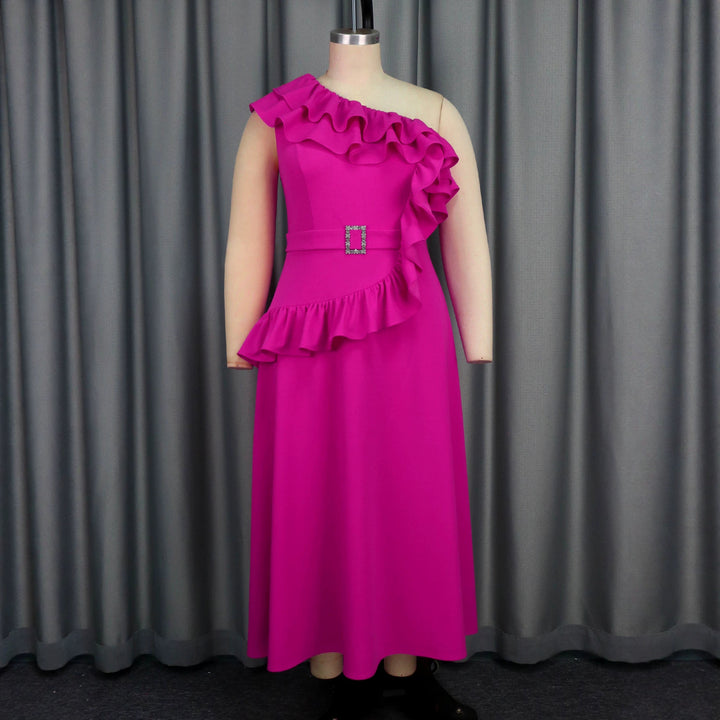Damen Elegantes Maxikleid mit asymmetrischem Off-Shoulder Design und voluminösen Rüschen Echo Archiv