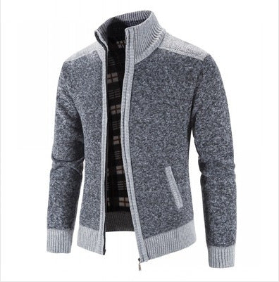 Herren Strickjacke mit hohem Kragen und kariertem Innenfutter Echoarchiv