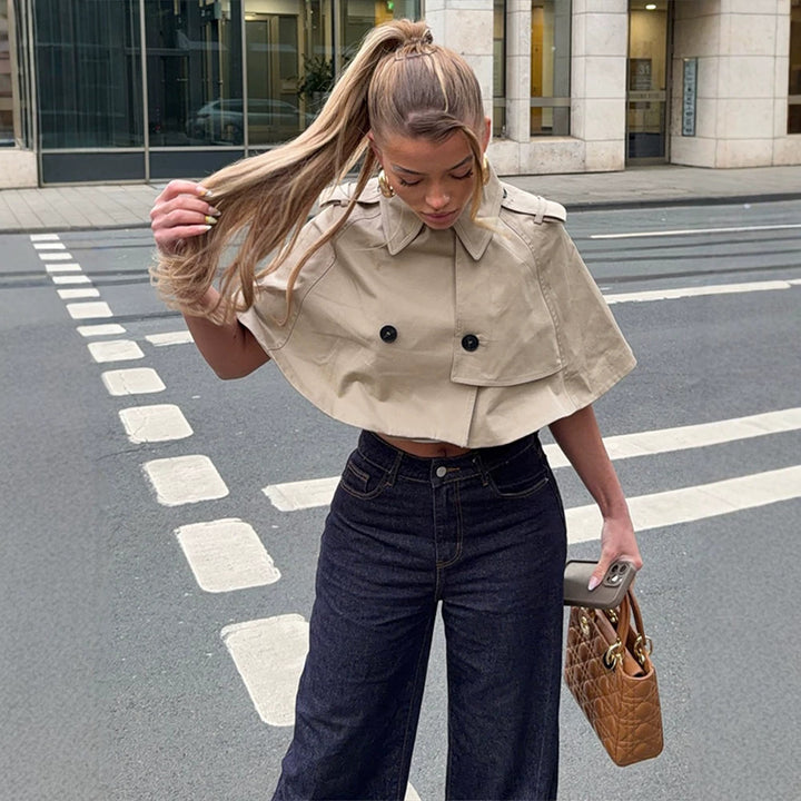 Damen Cropped Cape-Trench mit doppelreihiger Knopfleiste und Schulterklappen Echoarchiv