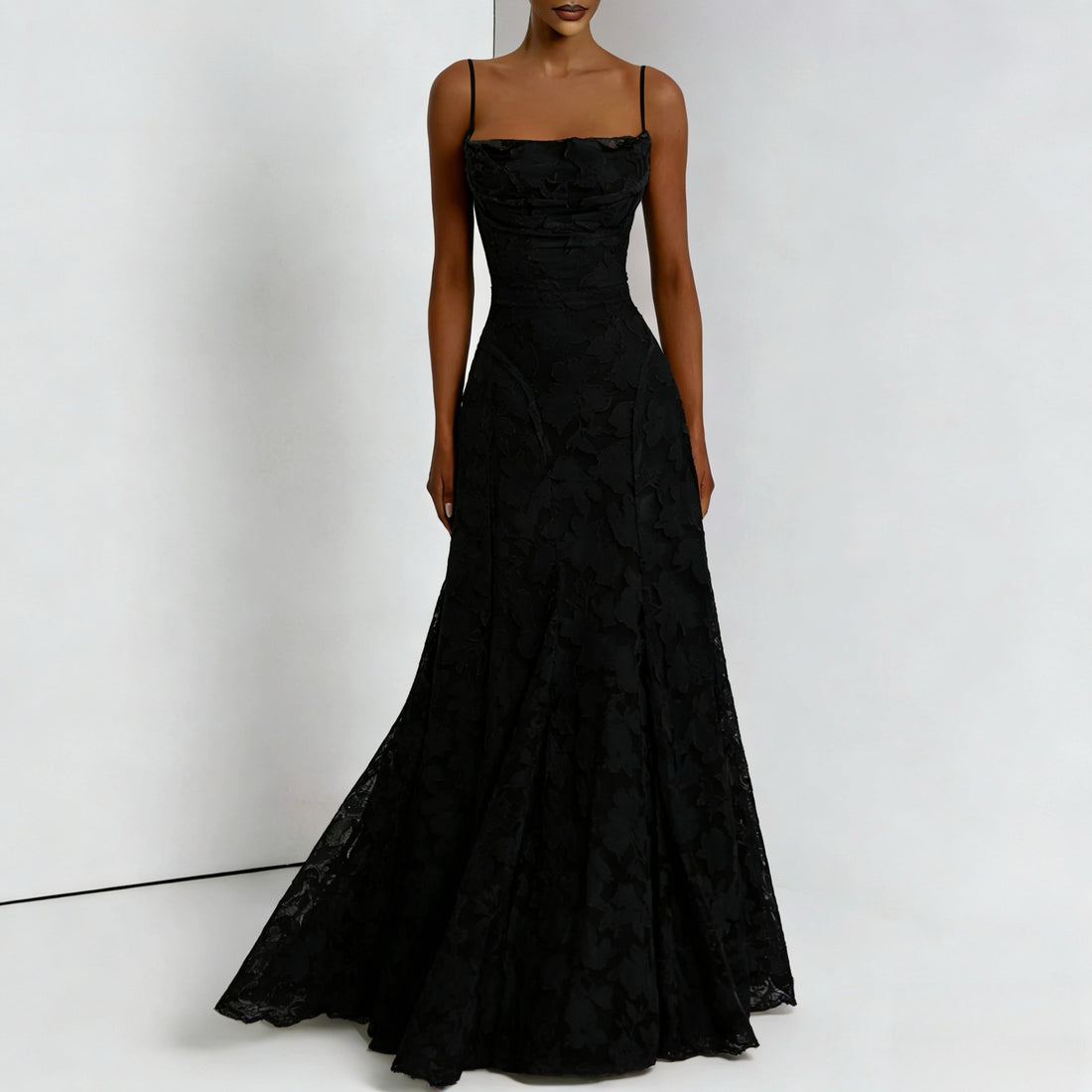 Damen Maxikleid mit floralen Spitzenapplikationen – Valéora