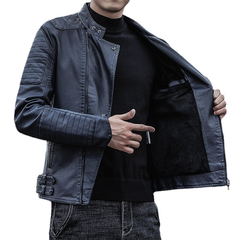 Herren Slim-Fit Kunstleder-Bikerjacke mit gesteppten Ärmelpaneelen, asymmetrischem Reißverschluss und Stehkragen Echo Archiv