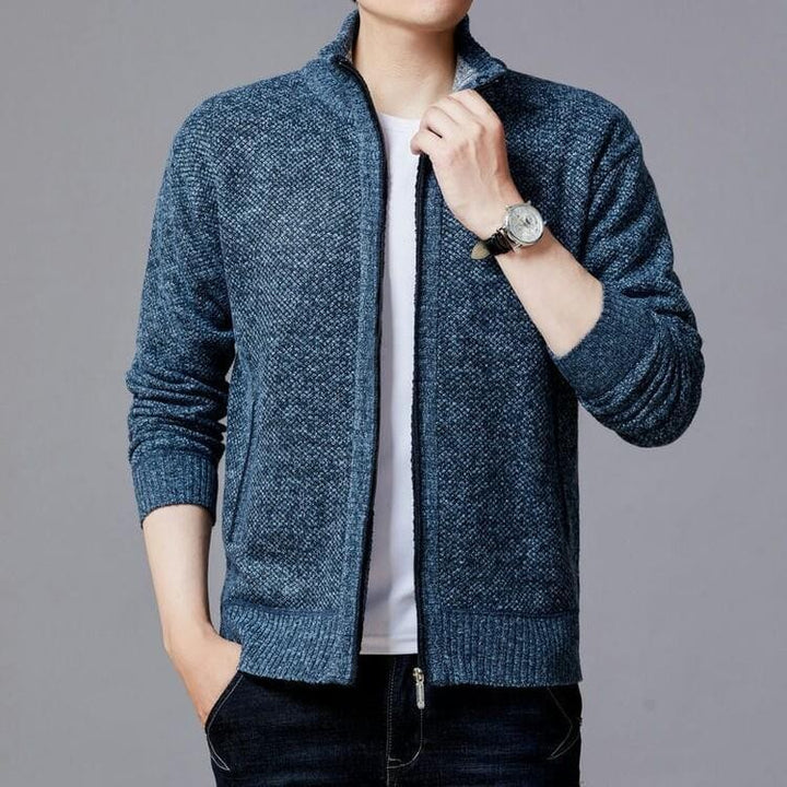 Herren Strickjacke mit modernem Zipper und hohen Kragen Echoarchiv