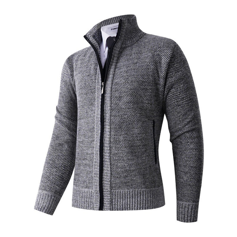 Herren stylische Strickjacke mit hohem Kragen und praktischen Taschen Echoarchiv
