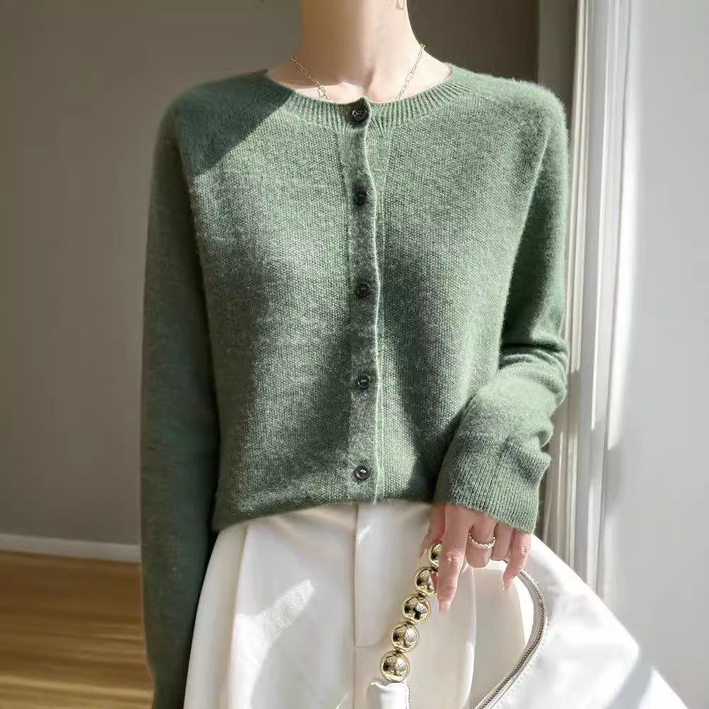 Damen Kurzgeschnittener Feinstrick-Cardigan mit Rundhalsausschnitt und schimmernder Knopfleiste Echoarchiv