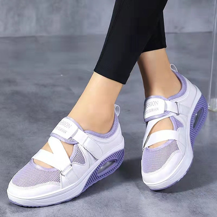 Damen Sportive Plateausneaker mit Luftkammer, Strick‑Mesh und Klettkreuzriemen – Névara