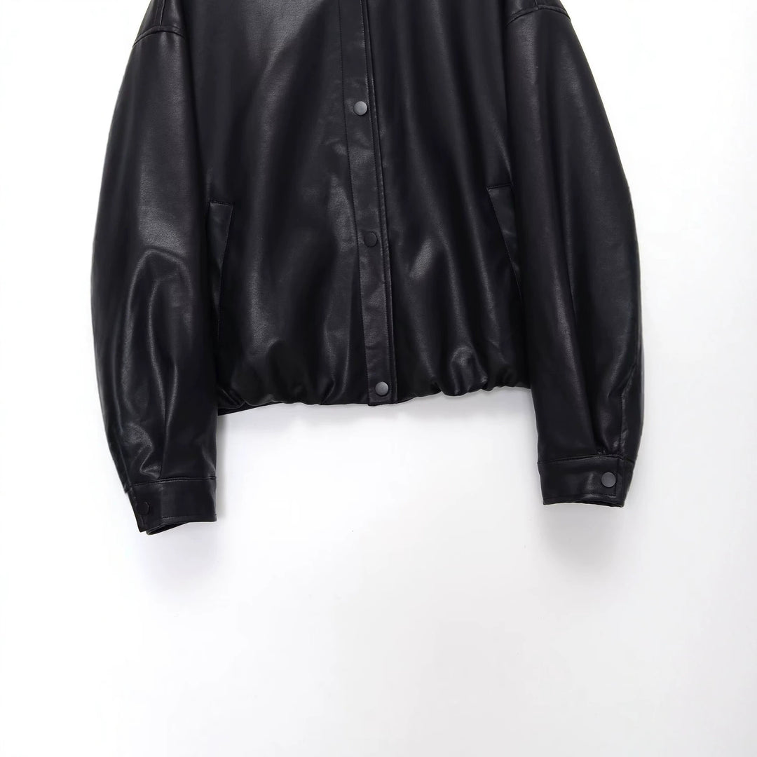 Damen Kurz geschnittener Oversize‑Bomber im Bikerstil aus veganer Lederoptik mit Stehkragen Echoarchiv