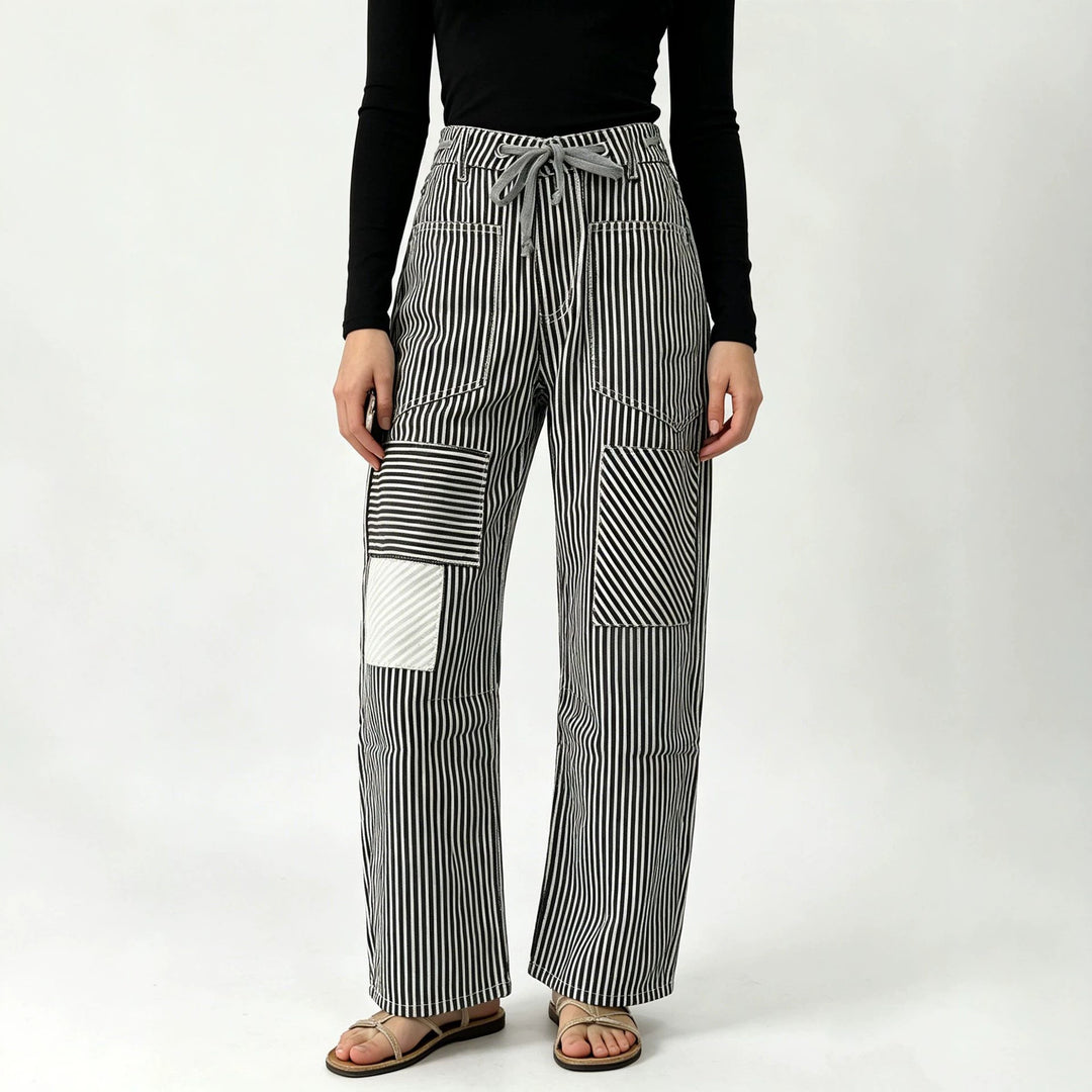 Damen nan High‑Waist Relaxed‑Hose mit vertikalem Streifenmuster, aufgesetzten Knie‑Patches und Kordelzug Echo Archiv