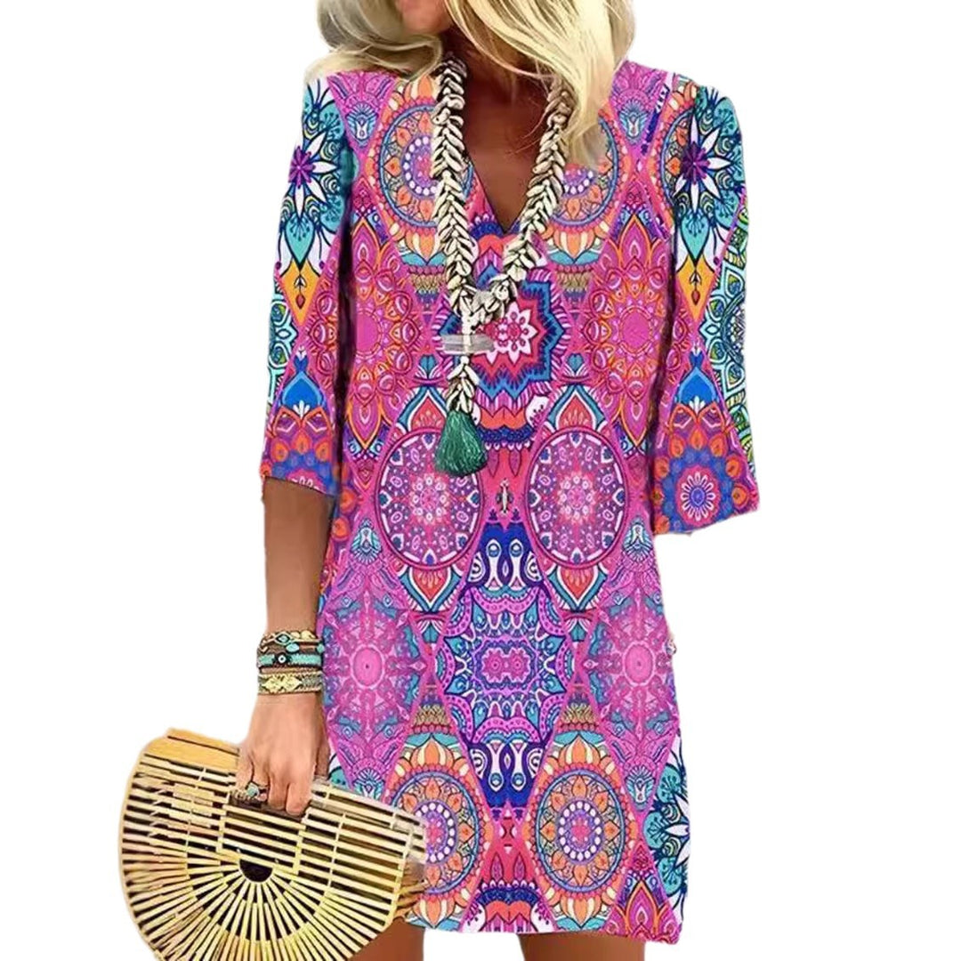 Damen nan kurzes Boho‑Tunika‑Minikleid mit V‑Ausschnitt, Mandala‑Alloverprint und Dreiviertelärmeln Echo Archiv