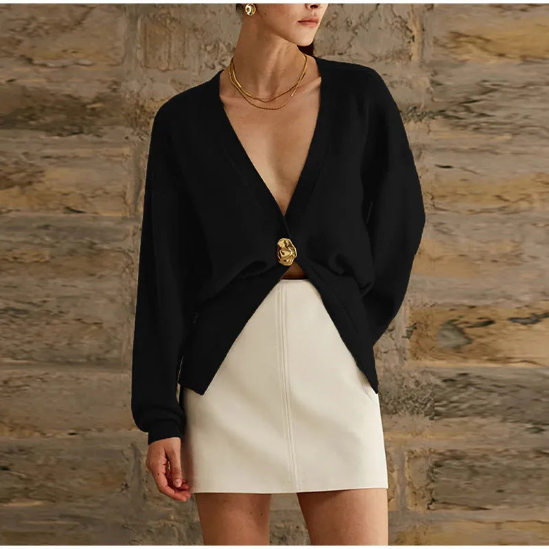 Damen 500+ Cropped‑Cardigan mit Taillenraffung, tiefem V‑Ausschnitt und großem Zierknopf Echo Archiv