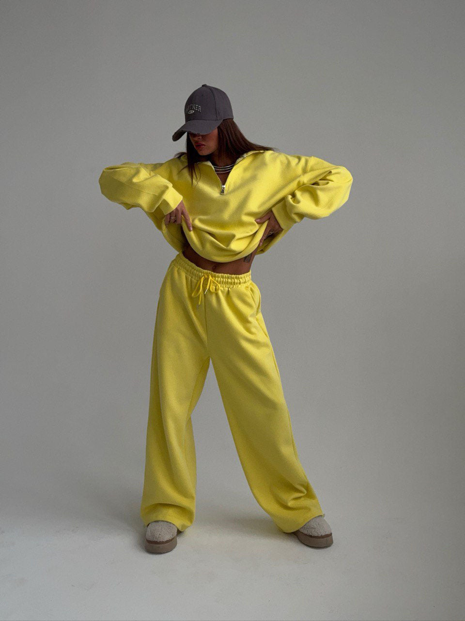 Damen Oversize Sweatshirt mit Halbzip und hohem Stehkragen – Avérine