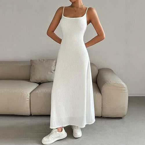 Damen Maxikleid mit zarten Trägern und raffinierter Rippstruktur Echo Archiv