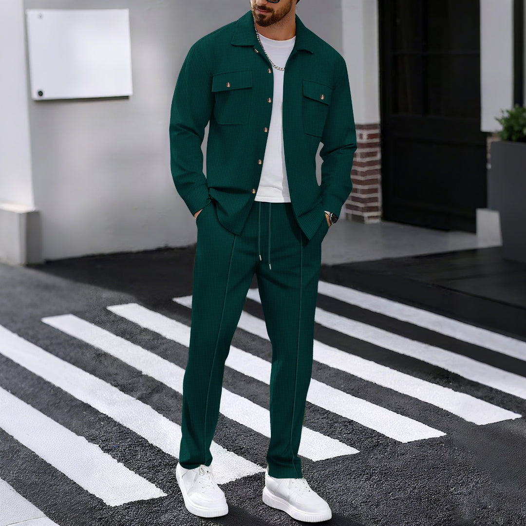 Herren modisches Freizeitanzug Set mit strukturiertem Hemd und bequemer Hose Echoarchiv