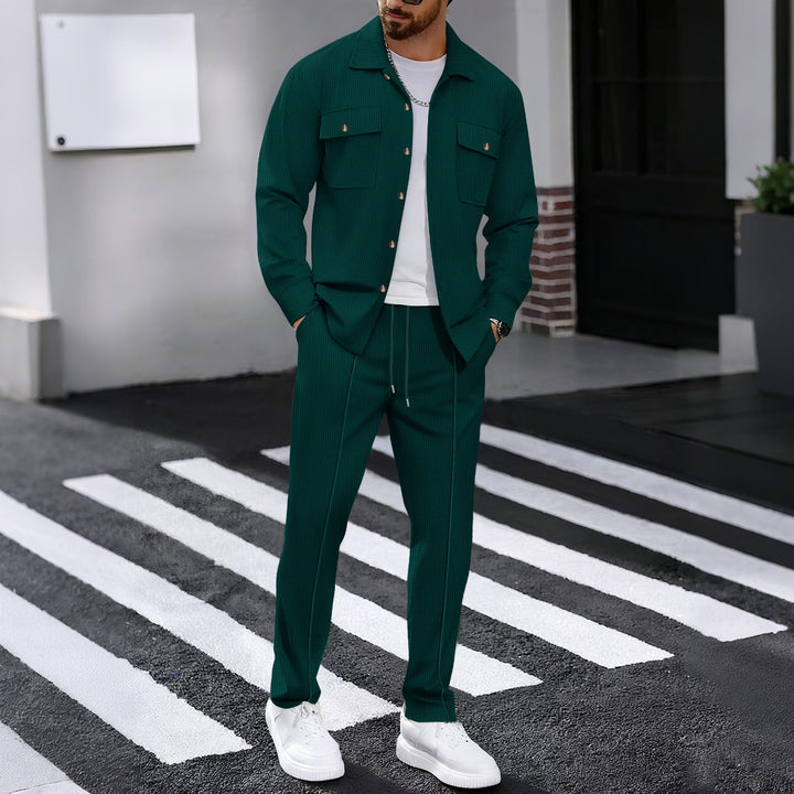 Herren modisches Freizeit-Set mit strukturierter Jacke und bequemen Hosen Echoarchiv