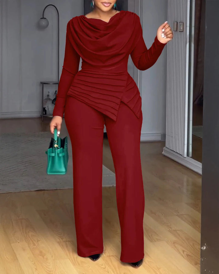 Damen Zweiteiliges Ensemble mit Wasserfall-Drapé-Oberteil, abgestuftem Peplum und gerader Bundfalten-Hose – Élanora