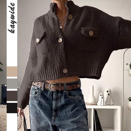 Damen kuschelige Strickjacke mit Holzknöpfen und Brustklappe – Veloura