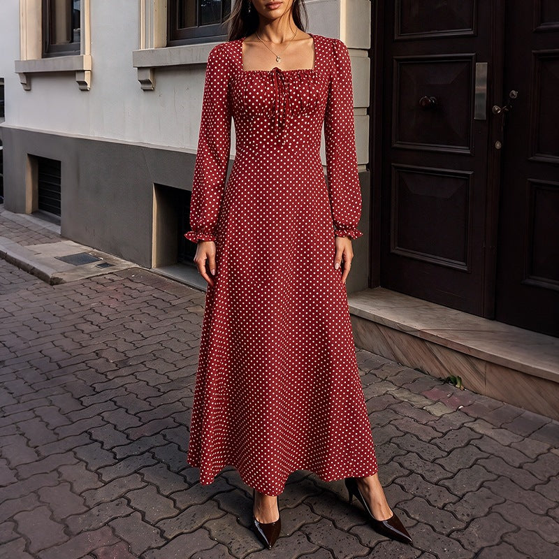 Damen Retro-Maxikleid mit quadratischem Ausschnitt, geraffter Brustpartie und langen Ärmeln Echoarchiv